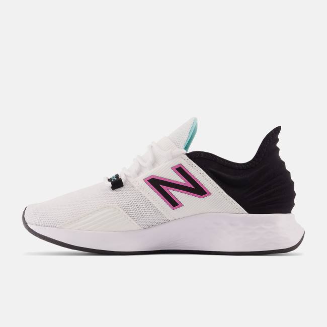 Adidasi Alergare Dama New Balance Fresh Foam Roav Albi Negrii | NB435CRO