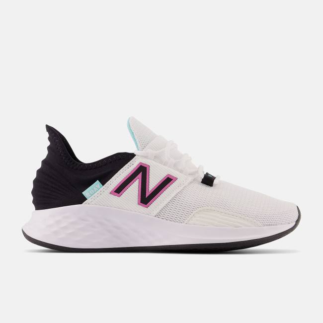 Adidasi Alergare Dama New Balance Fresh Foam Roav Albi Negrii | NB435CRO