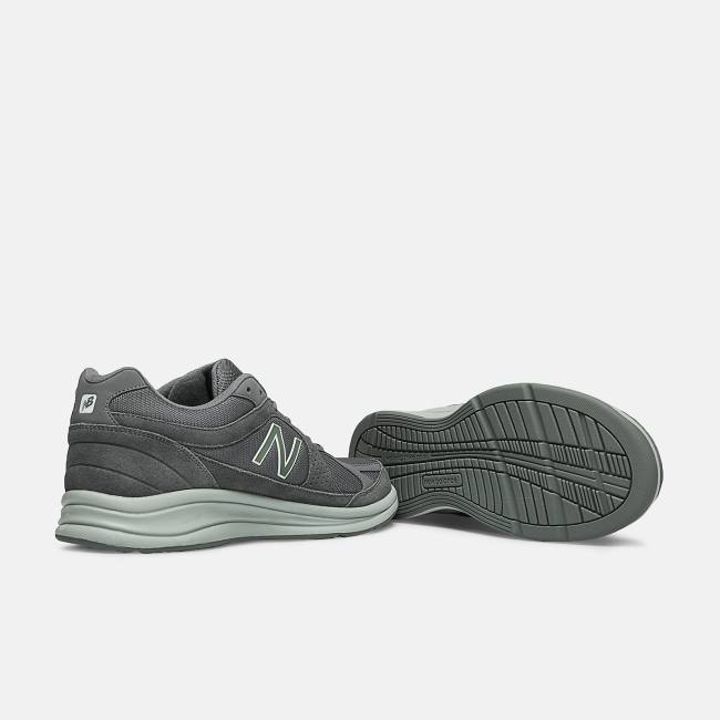 Adidasi Munte Barbati New Balance 877v1 Gri | NB019YGR