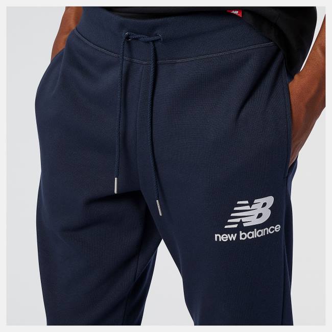 Pantaloni Barbati New Balance NB Essentials Stacked Logo Sweatpant Bleumarin | NB216UWA