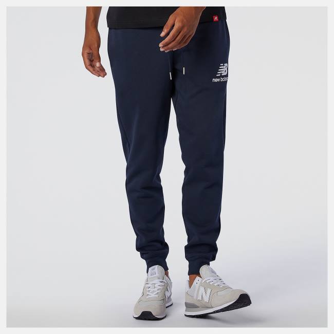 Pantaloni Barbati New Balance NB Essentials Stacked Logo Sweatpant Bleumarin | NB216UWA