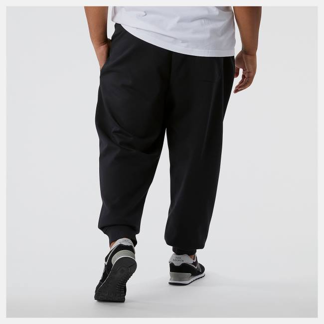 Pantaloni Barbati New Balance NB Essentials Stacked Logo Sweatpant Negrii | NB527JYB