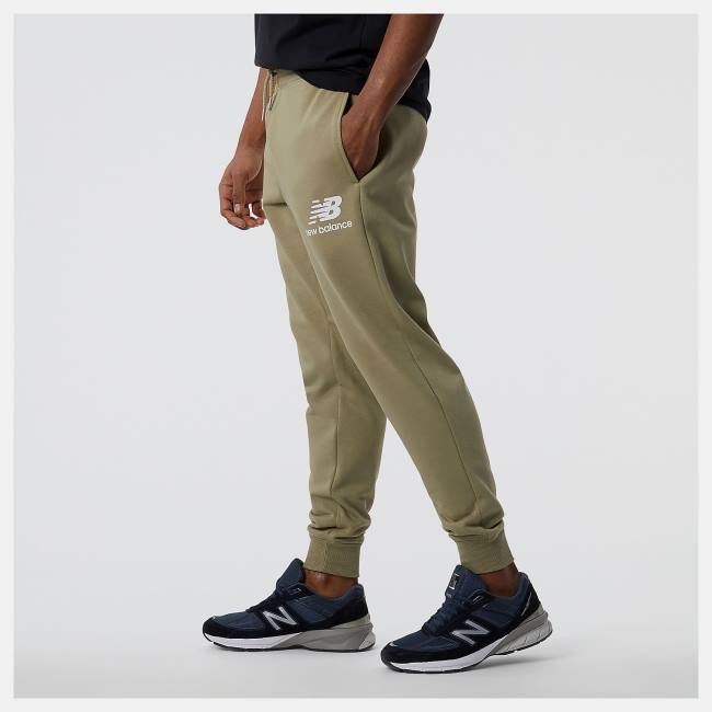 Pantaloni Barbati New Balance NB Essentials Stacked Logo Sweatpant Camuflaj | NB681MOI