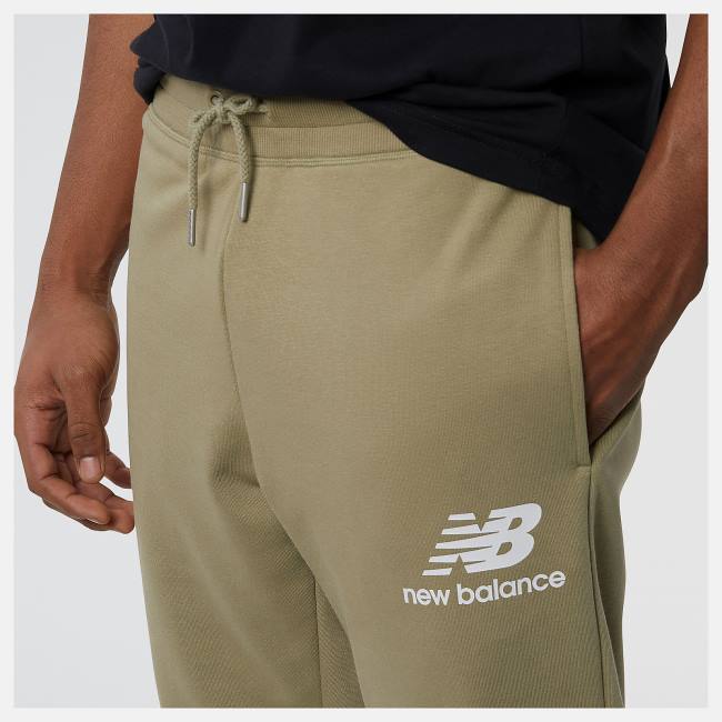 Pantaloni Barbati New Balance NB Essentials Stacked Logo Sweatpant Camuflaj | NB681MOI