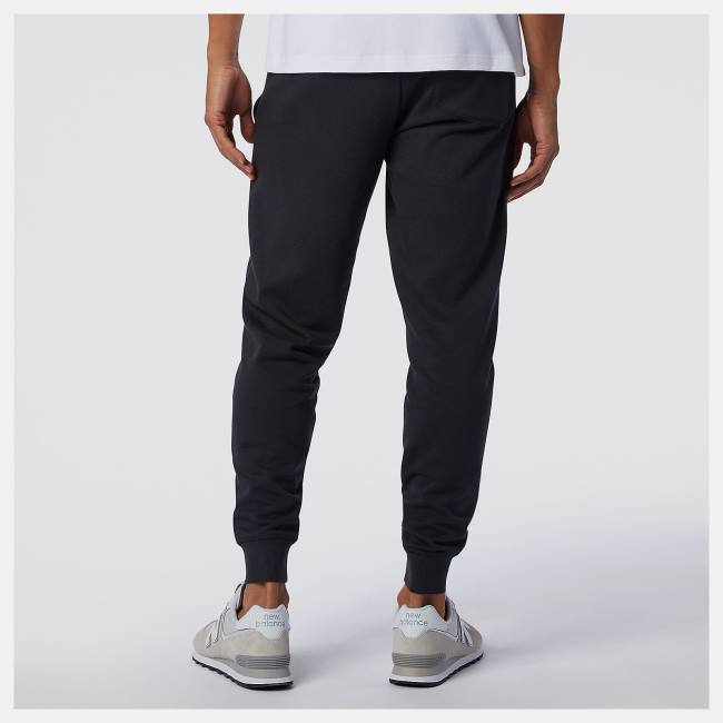 Pantaloni Barbati New Balance NB Essentials Stacked Logo Sweatpant Negrii | NB751VZE