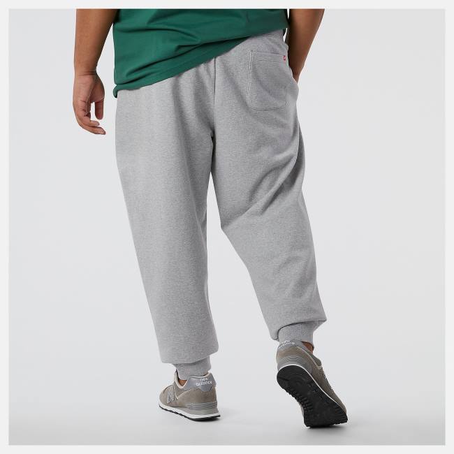 Pantaloni Barbati New Balance NB Essentials Stacked Logo Sweatpant Gri | NB780POX