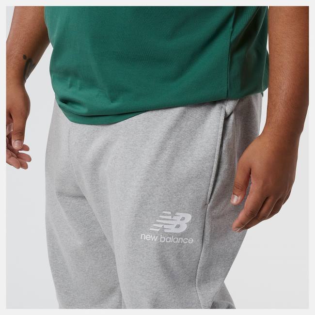 Pantaloni Barbati New Balance NB Essentials Stacked Logo Sweatpant Gri | NB780POX