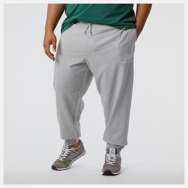 Pantaloni Barbati New Balance NB Essentials Stacked Logo Sweatpant Gri | NB780POX