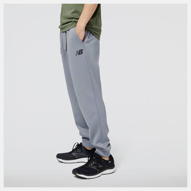 Pantaloni Barbati New Balance Tenacity Performance Fleece Gri | NB362YHO